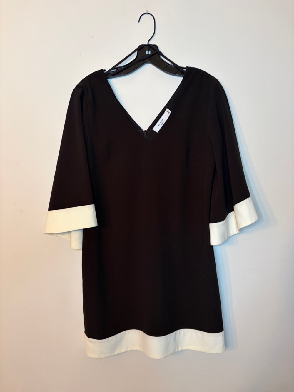 Ali & Jay Colorblock Kimono Mini Dress – Black & White | Size Small 🖤🤍 - Picture 2 of 4